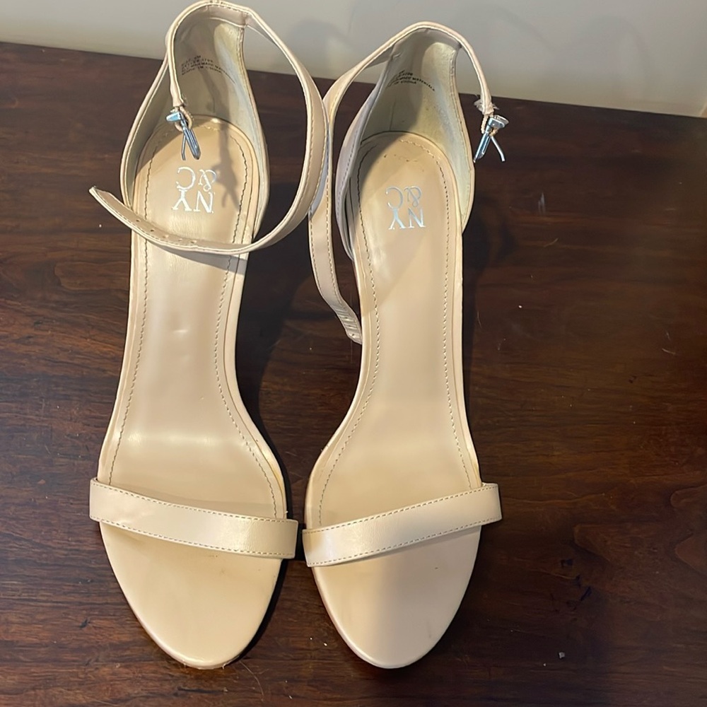 NY&C Nude heels Size 8